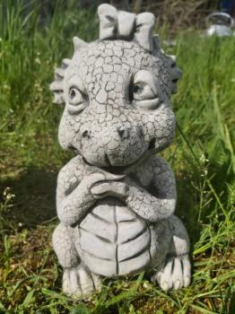 Steinfigur_Gartenfigur_Drache_Maggy