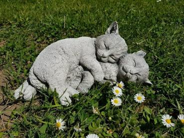 Gartenfigur Katzen kuschelnd