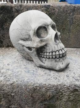 Gartenfigur Skull Totenkopf BigSkull