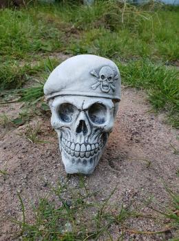 Gartenfigur Skull Totenkopf Major