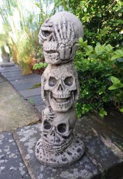 Gartenfigur Skull Totenkopf Skulltower