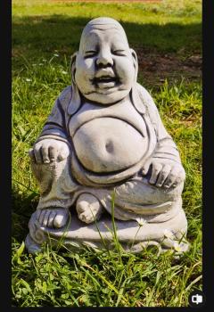 Steinfigur_Gartenfigur_happy_Buddha