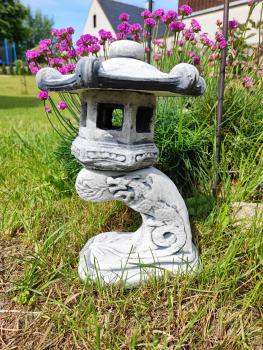 Steinfigur_Gartenfigur_japanische_Laterne2