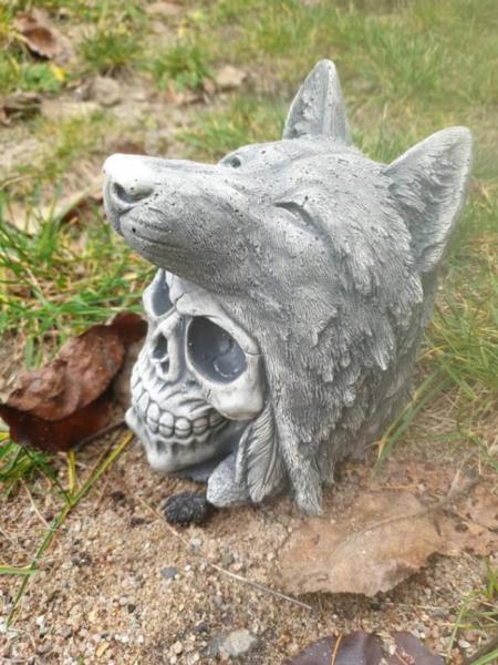 Steinfigur_Gartenfigur_Skull_Totenkopf_Wolf