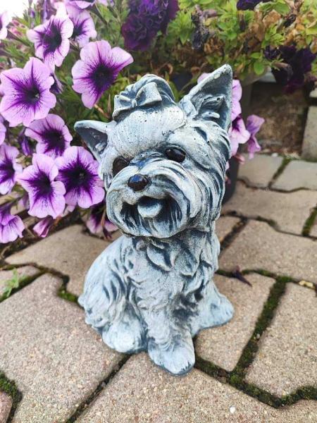 Steinfigur_Gartenfigur_Yorkshire_Terrier